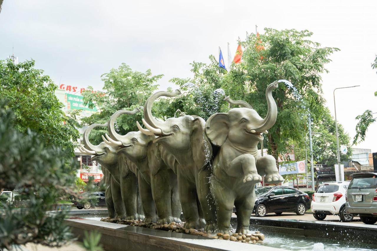 Elephants Hotel Buon Ma Thuot Exteriér fotografie